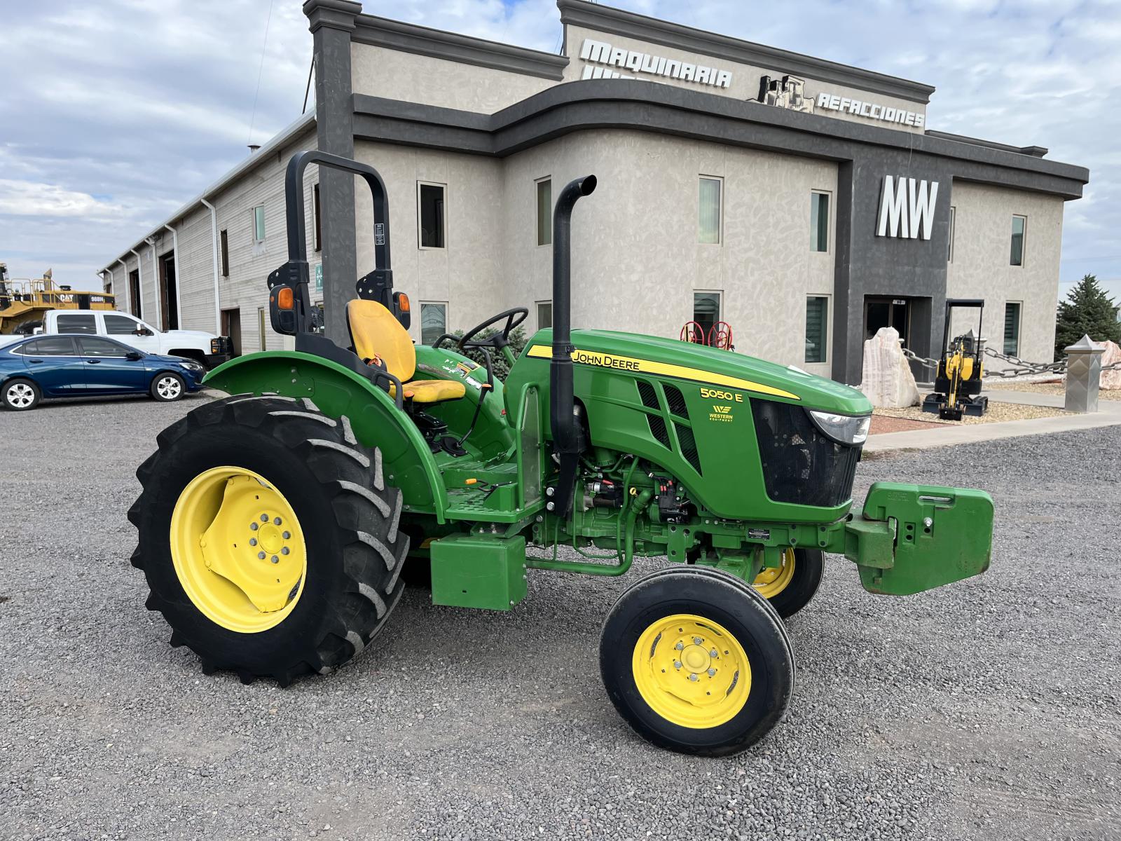 ./imagenes/INVOICE/2019/18008/JOHN DEERE 5050E (1).JPG